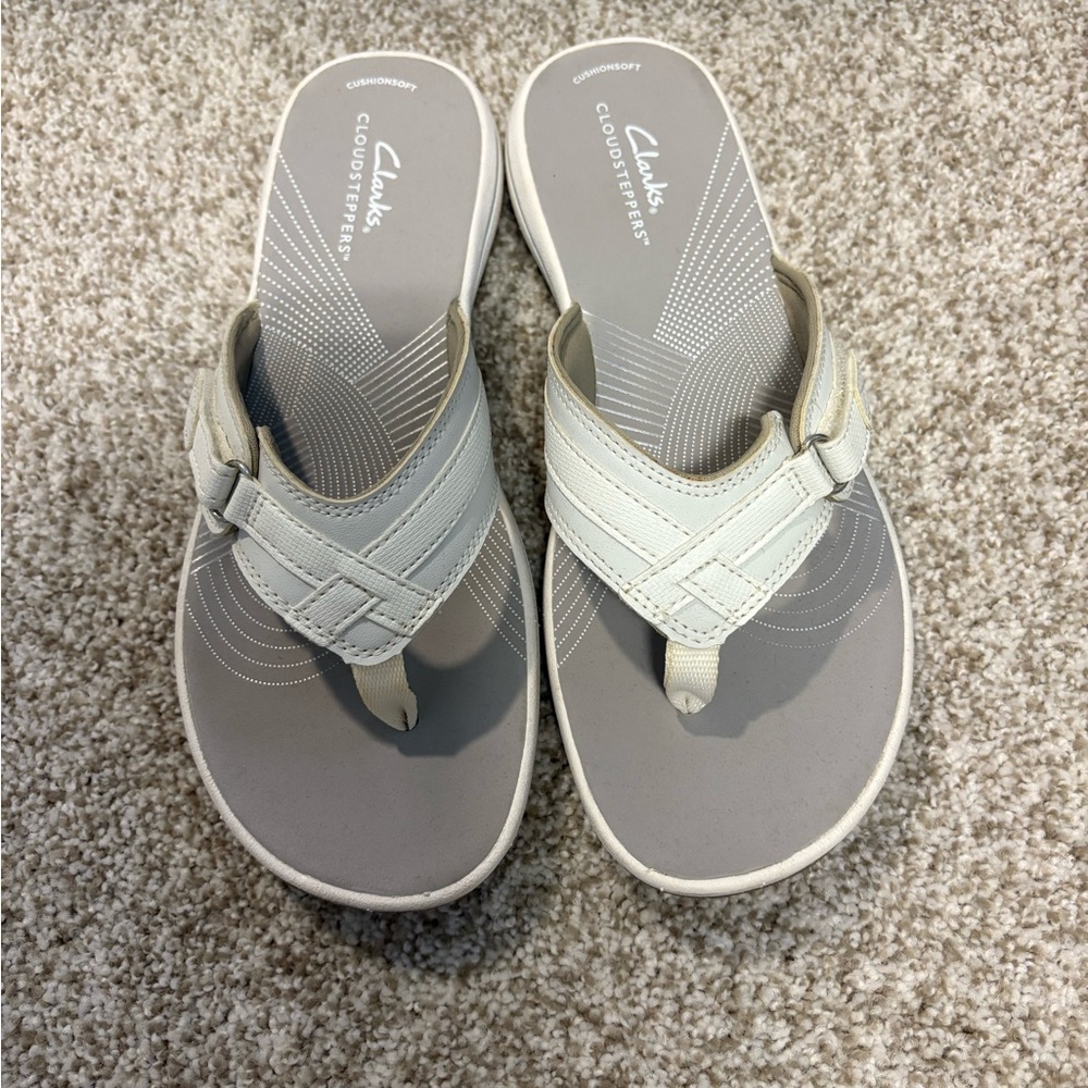 Clarks Cloudsteppers White and Gray Sandals